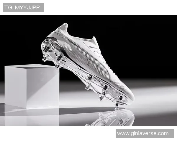 足球明星联手设计个性鞋垫展现运动风采与时尚魅力